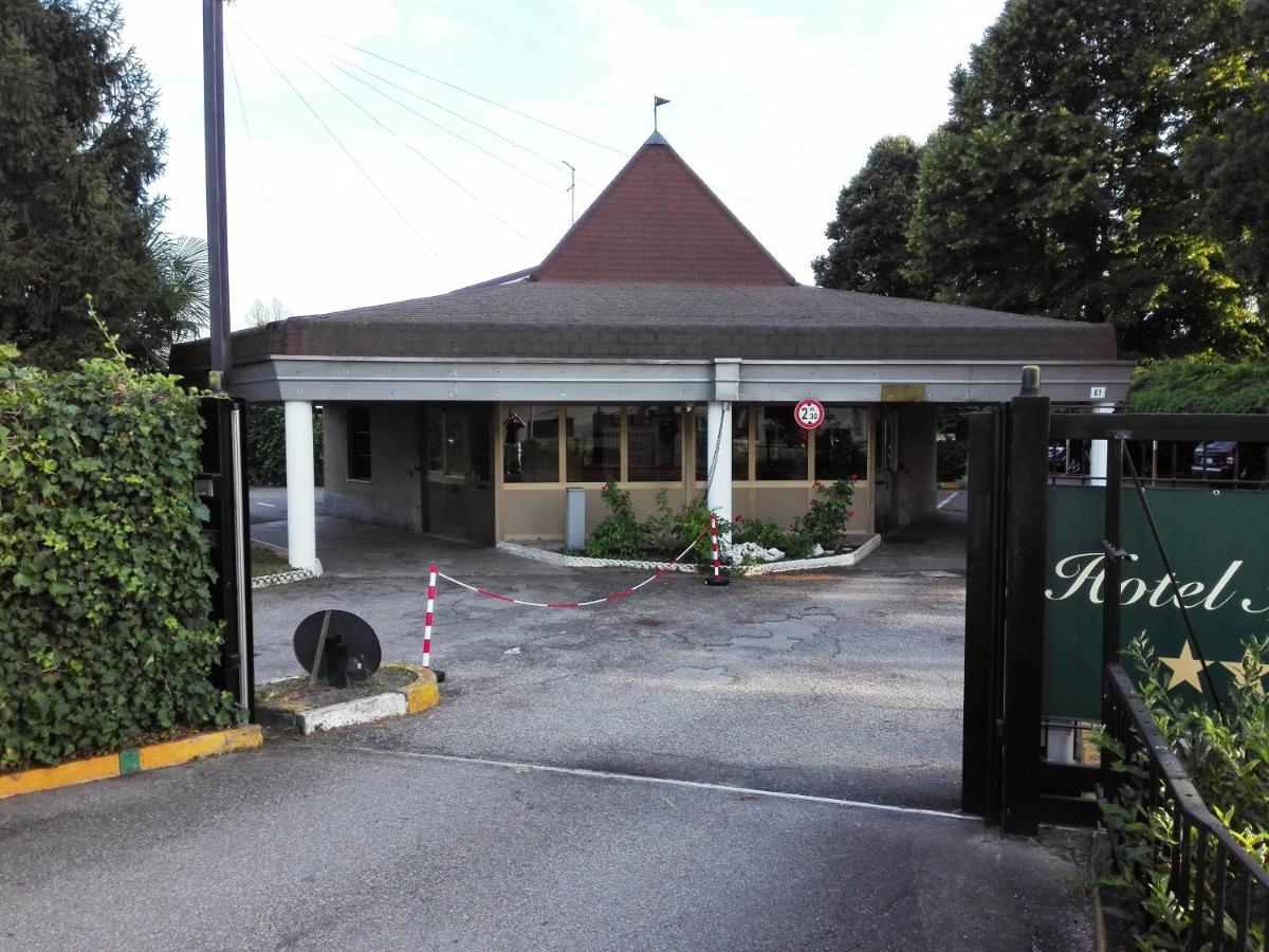 Hotel Motel Est Peschiera Borromeo Ngoại thất bức ảnh