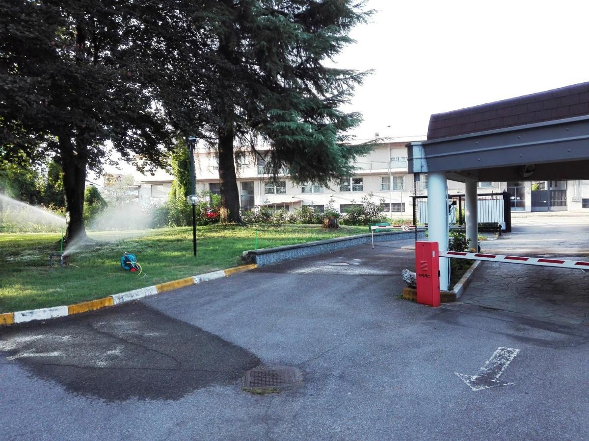 Hotel Motel Est Peschiera Borromeo Ngoại thất bức ảnh