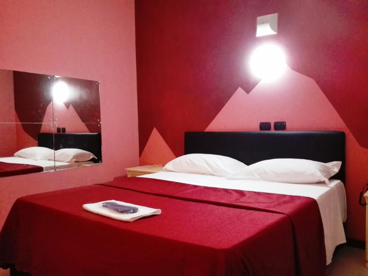 Hotel Motel Est Peschiera Borromeo Ngoại thất bức ảnh